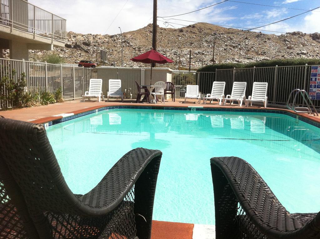 Hilltop & Hotel Victorville