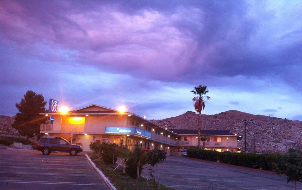 Hotel Hilltop &