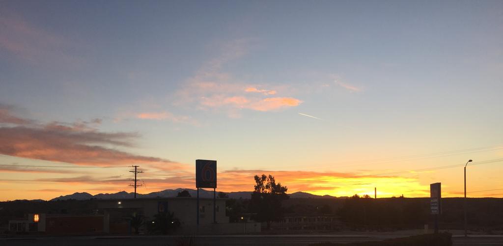 Hilltop & Hotel Victorville