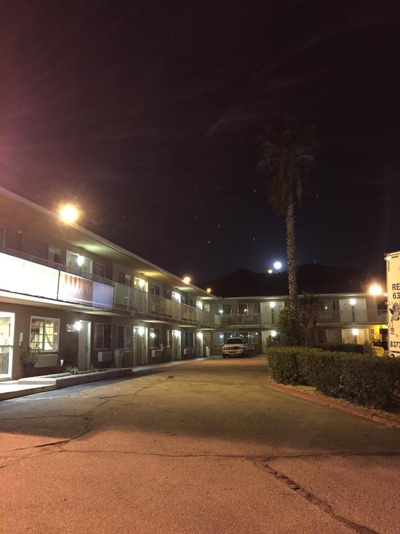 Hotel Hilltop & 2*