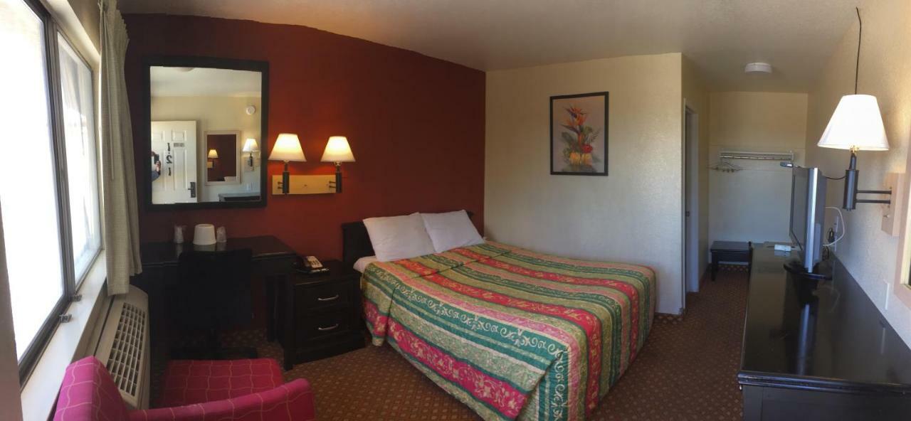 Hilltop & Hotel Victorville